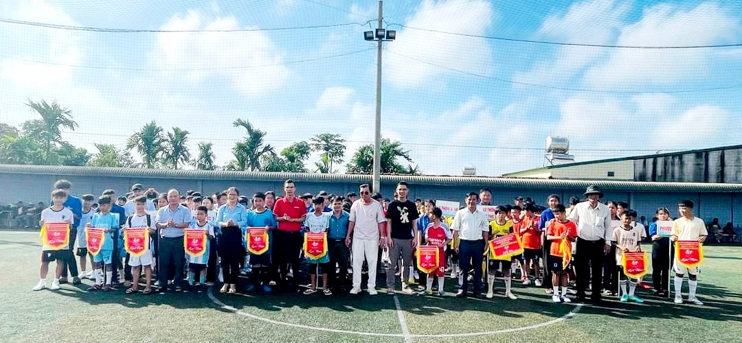 Ban chỉ đạo hoạt động hè xã Ea Phê tổ chức giải bóng đá U13 xã năm 2024